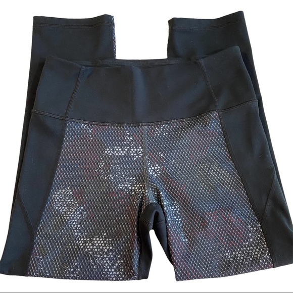 Under Armour High Rise Two Tone Black Gray Dotted Capri Leggings 4548 - Picture 2 of 7